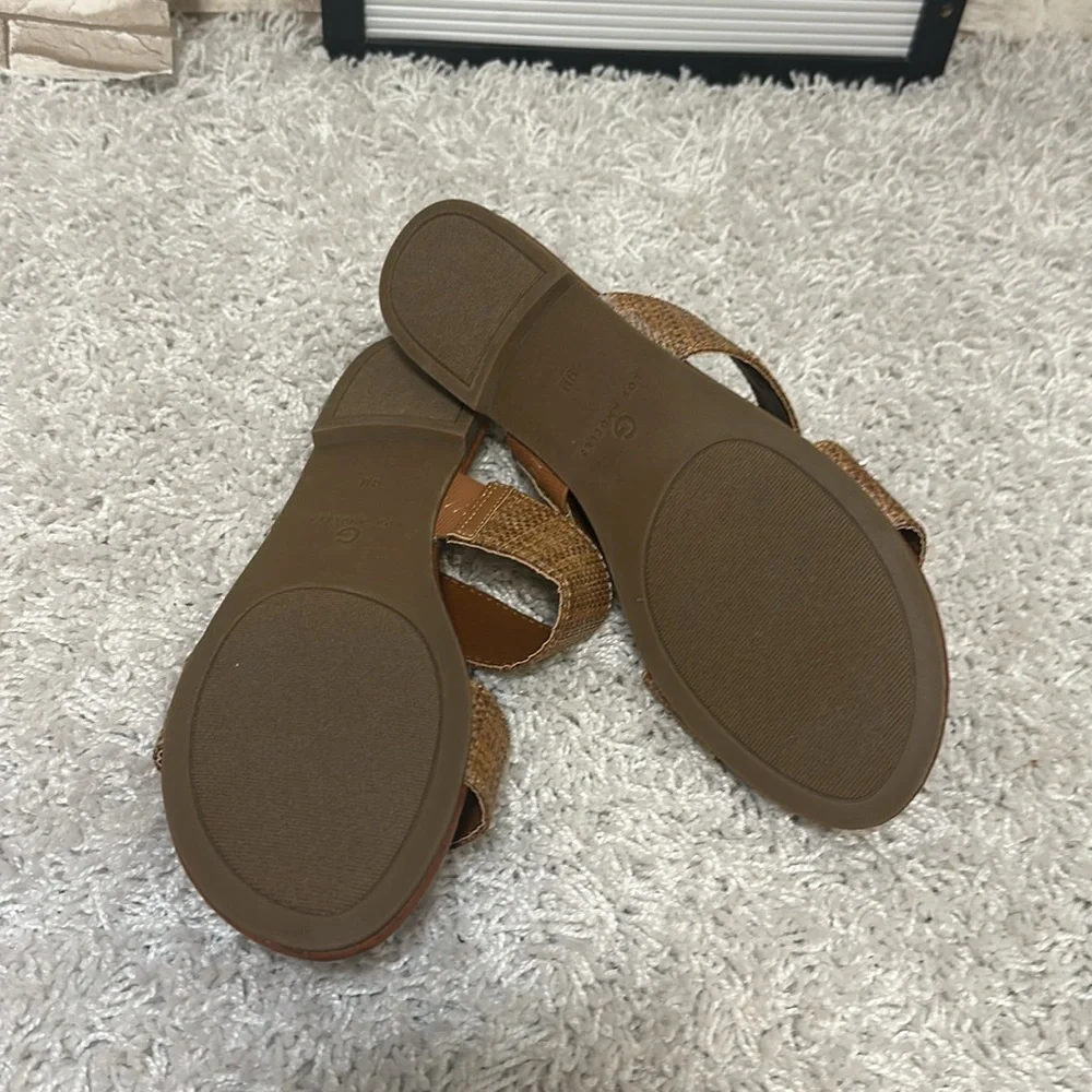 GBG Los Angeles Sandals.